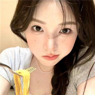 窃窃私语 海报